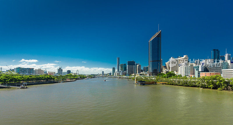 澳大利亚布里斯班- 2016年12月29日:布里斯班CBD和南岸全景图像。布里斯班是QLD的首都